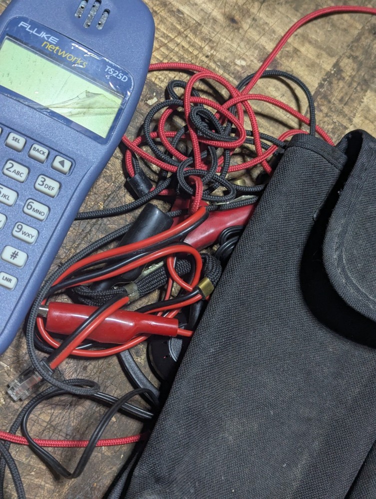 Fluke Networks TS25D Telephone Test Set