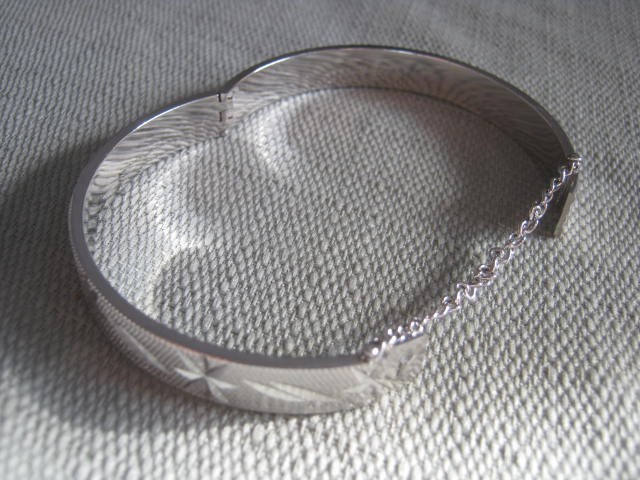 Stunning Vintage 18K GF White Bangle Bracelet, MCM, Boho
