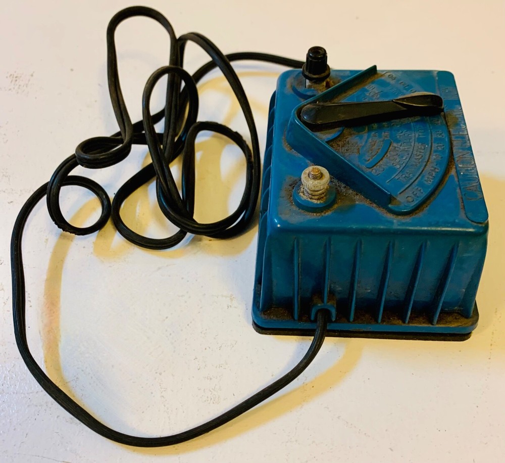 Collectible Lionel Trainmaster Transformer Type 4651 - 115 VA - Untested