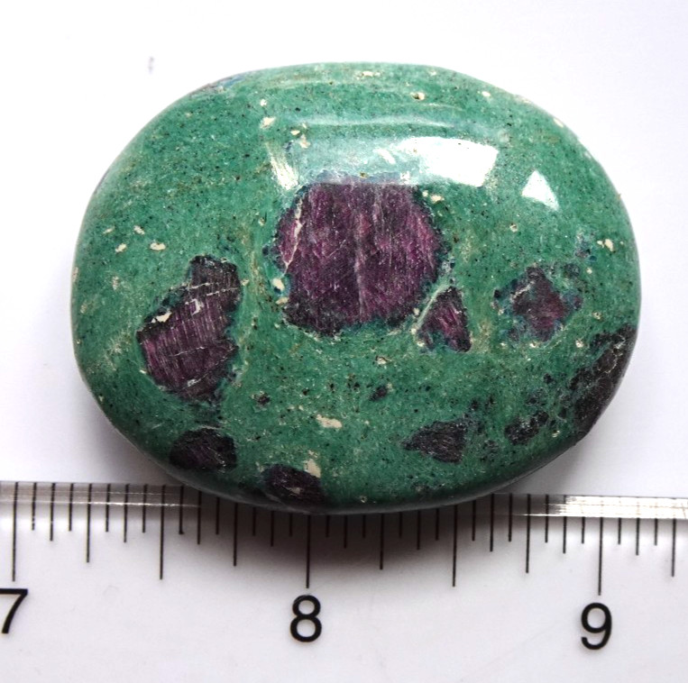 Ruby Fuchsite Palmstone - India sc1011