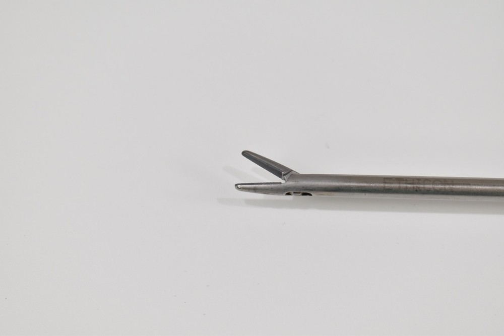 Surgical Laparoscopic Forceps Needle Holder Straight Tips