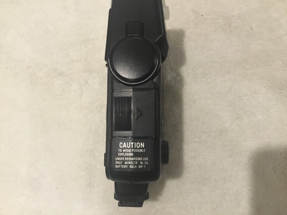 Minolta Auto 28 Flash w/case ( Tested )