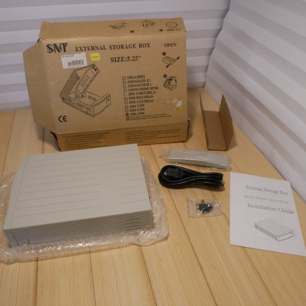 NOS External Storage Box for IDE Hard Drive SNT-2501 Firewire 1394 Interface