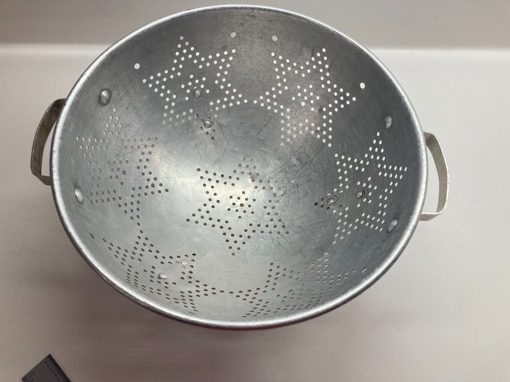 Vintage Metal Footed Star Strainer Colander with handles Farm house Display 9 "