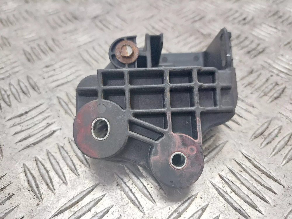 FIAT TIPO RADIATOR MOUNT BRACKET RIGHT DRIVER SIDE 2017