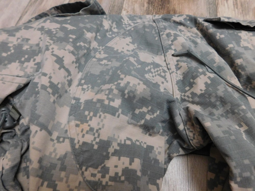 US ARMY ACU PANTS SIZE MEDIUM - X SHORT