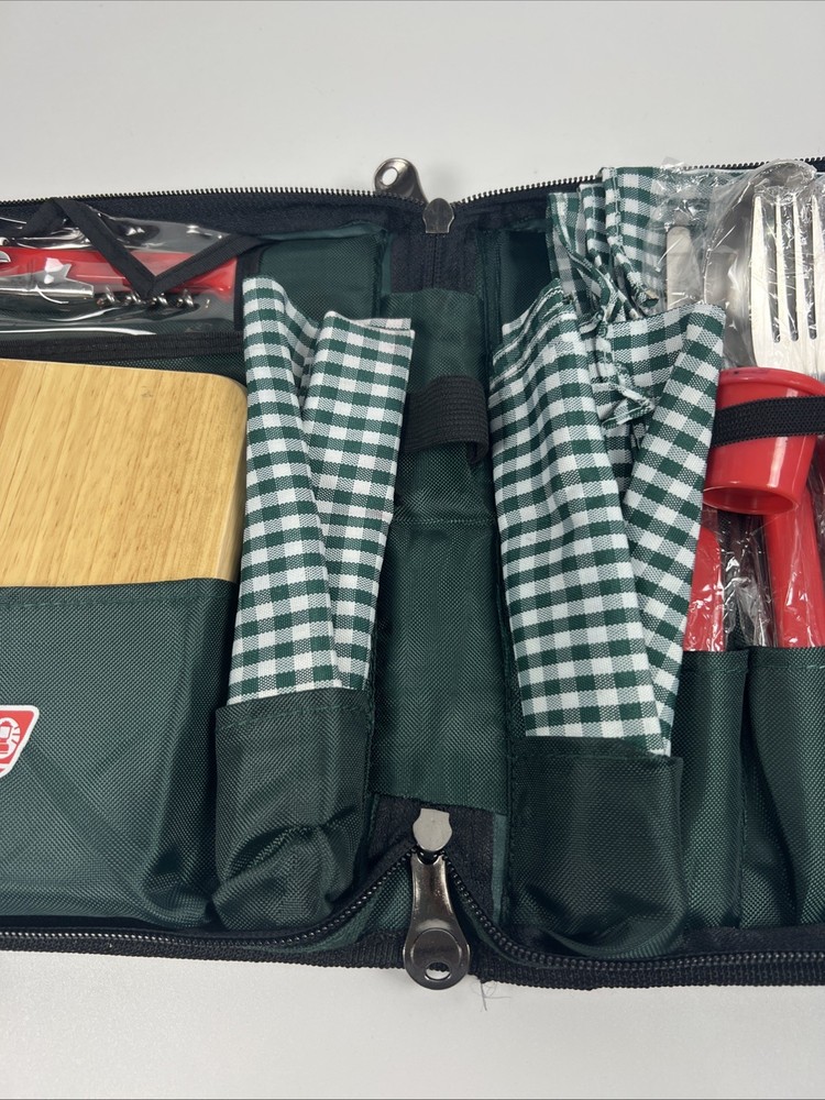 Coleman 16 piece Camping/Picnic pack- Set for 2
