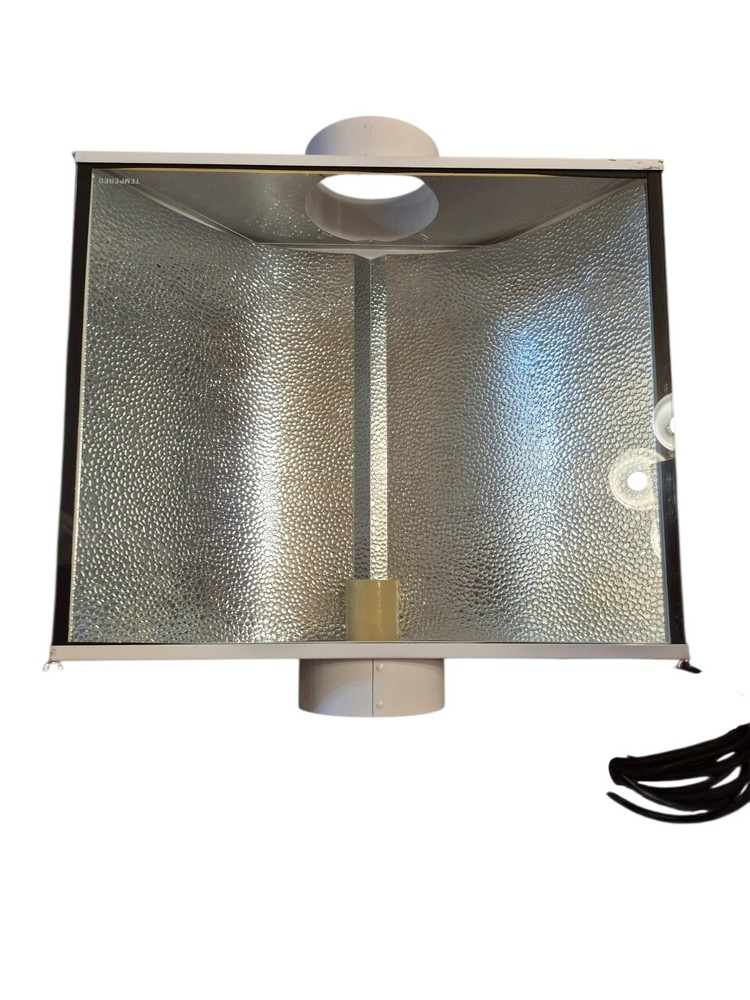 Sun System Yield Master II Supreme 6" Cooled Grown Light & Reflector hood