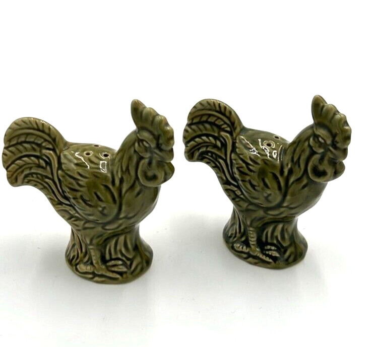 Green Rooster Retro Ceramic Salt & Pepper Set
