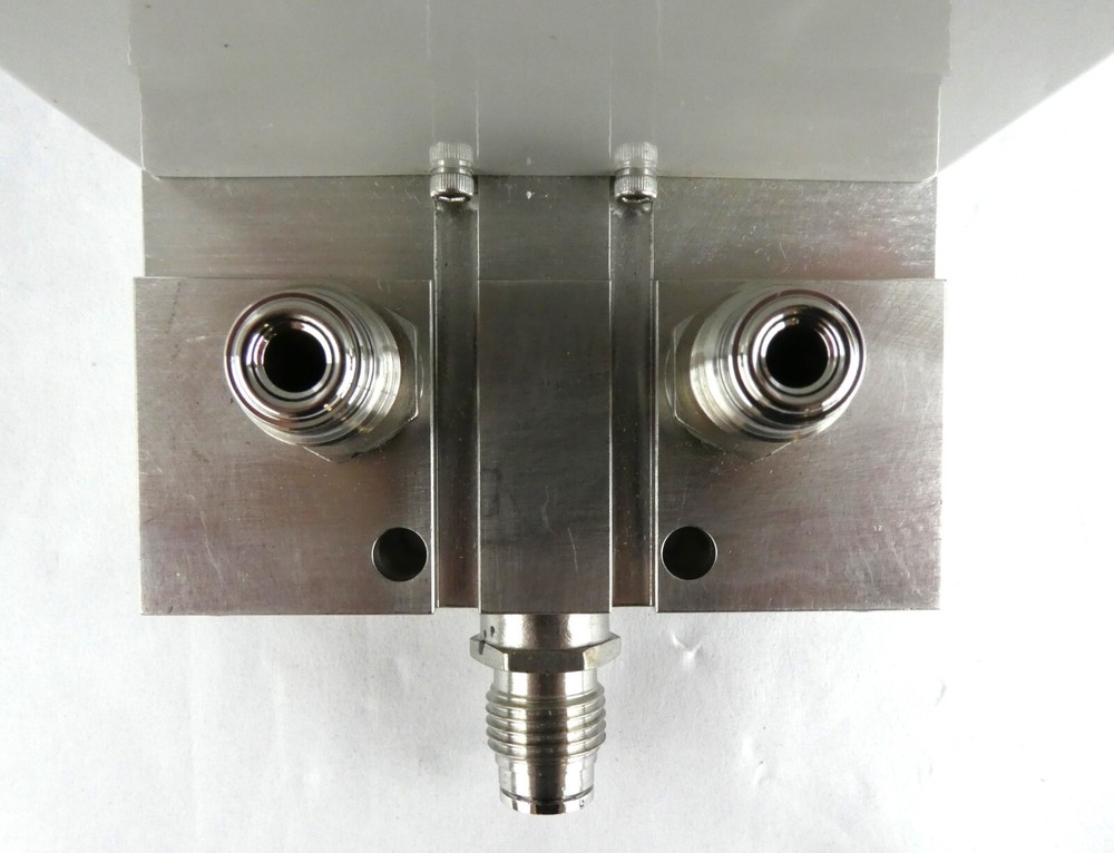 MKS Instruments DPCA-29643 Dual-Zone Pressure Controller Type DPC Dented Working