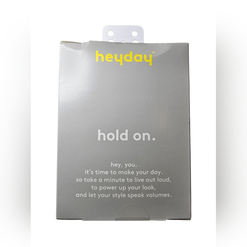 NWT Heyday Gray Keychain Holder