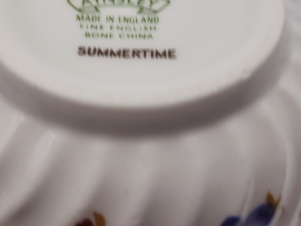 Aynsley Fine Bone China Summertime Pattern 6 Piece Place Setting