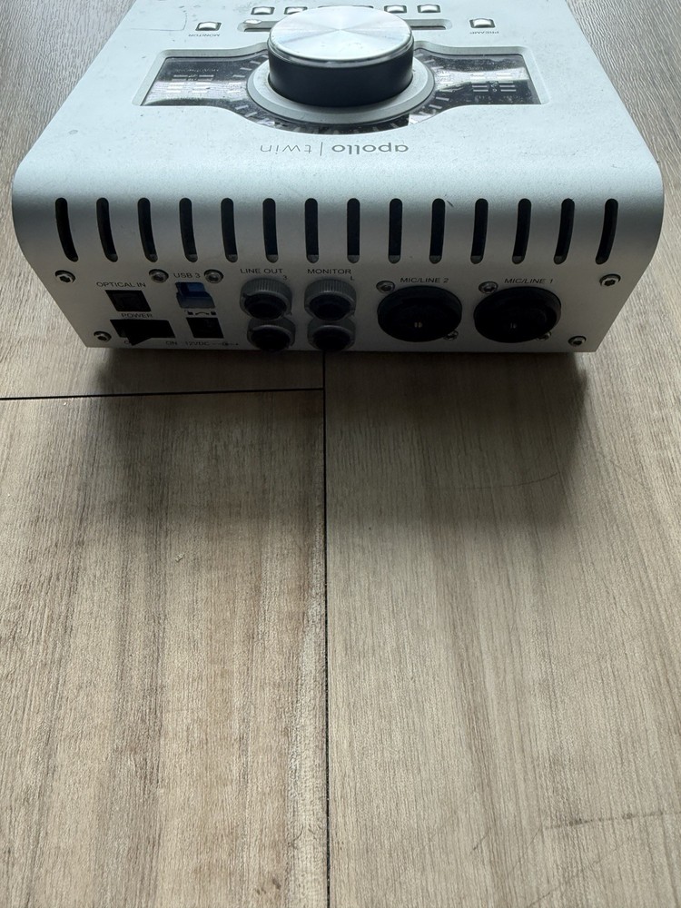 Universal Audio Apollo Twin USB Audio Interface USB 3 Optical In 2 Mic Inputs
