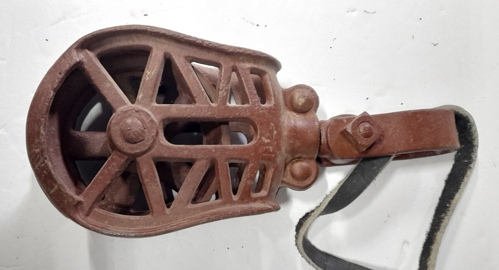 VINTAGE 4" TACKLE BLOCK