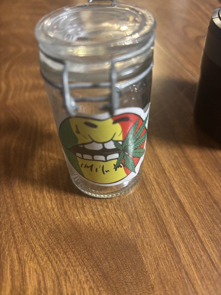 Smokezilla Light Up Ashtray & Accessories