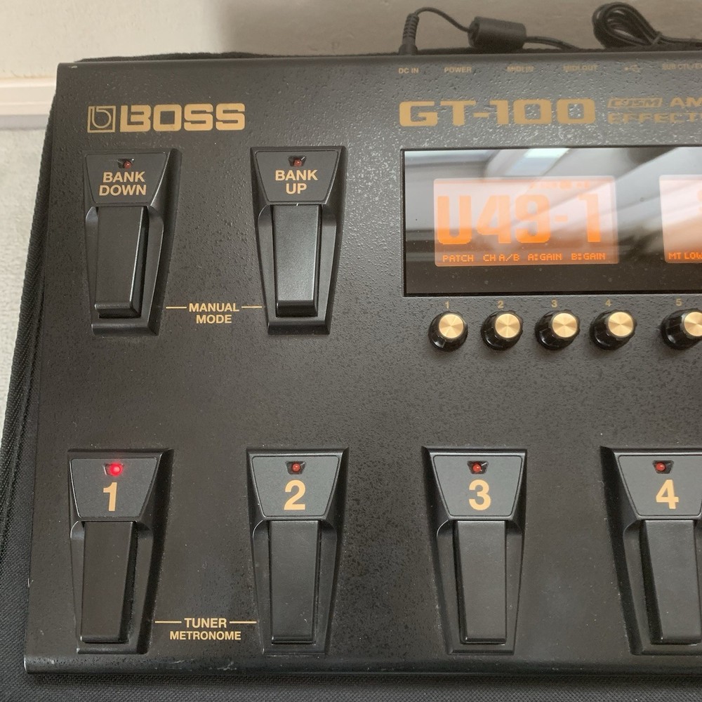 BOSS GT-100 Multi-Effects Guitar Processor – COSM Amp Modeling / USB / Looper