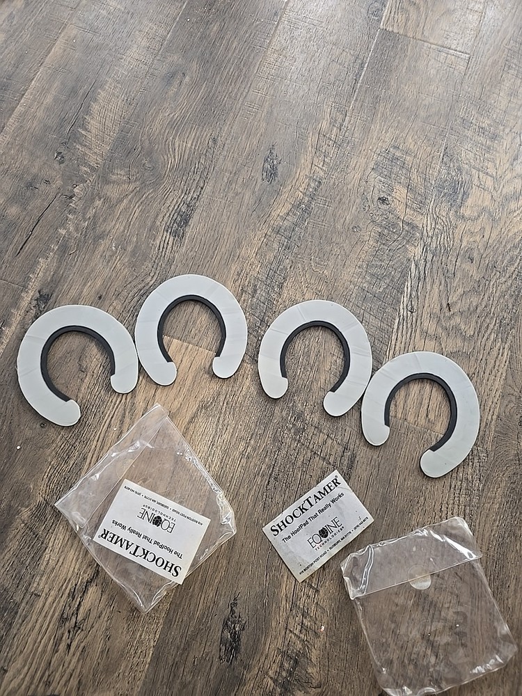 Horse Shoe Pads