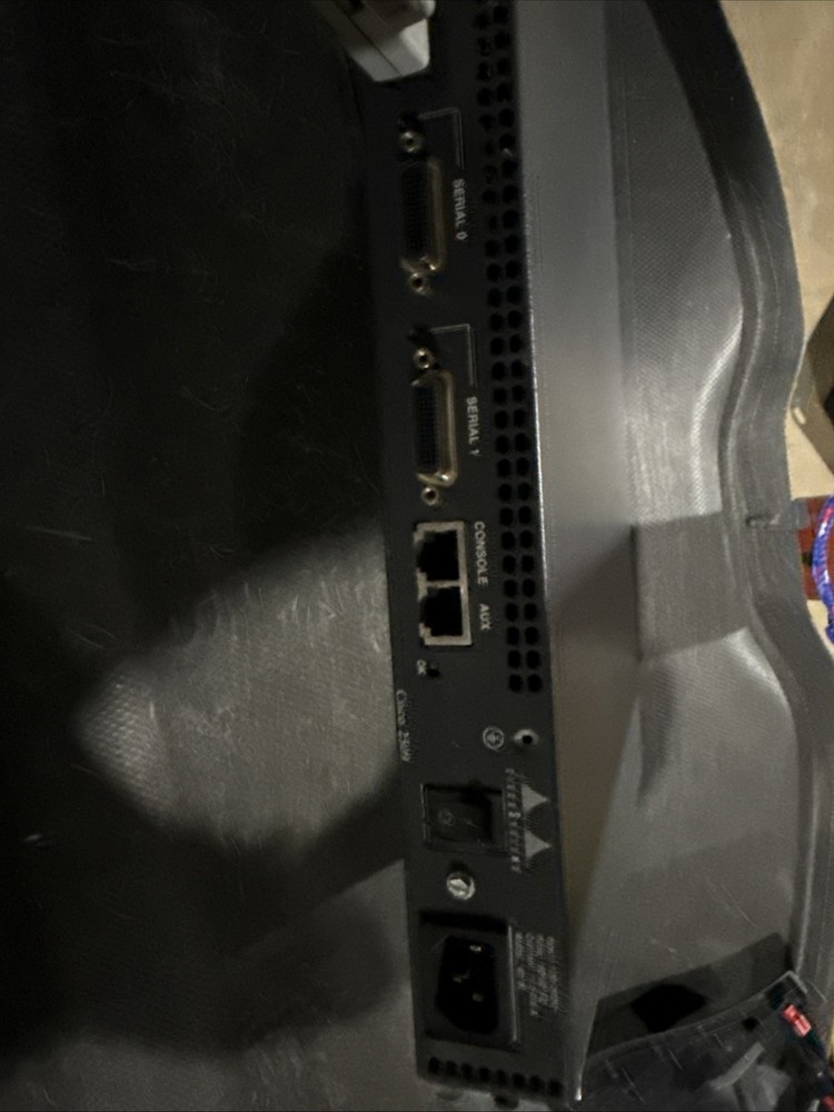 Cisco 2509 Router/Access Server with Octal Cable
