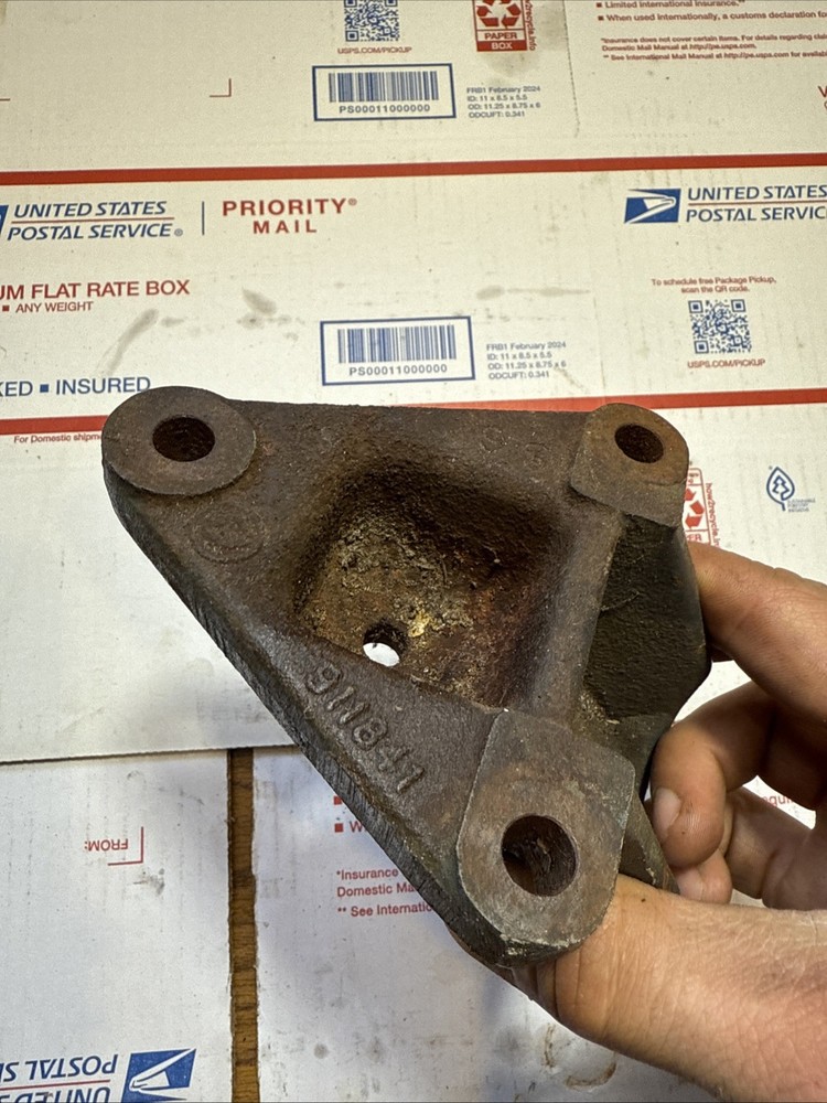 OMC Engine mount 911841