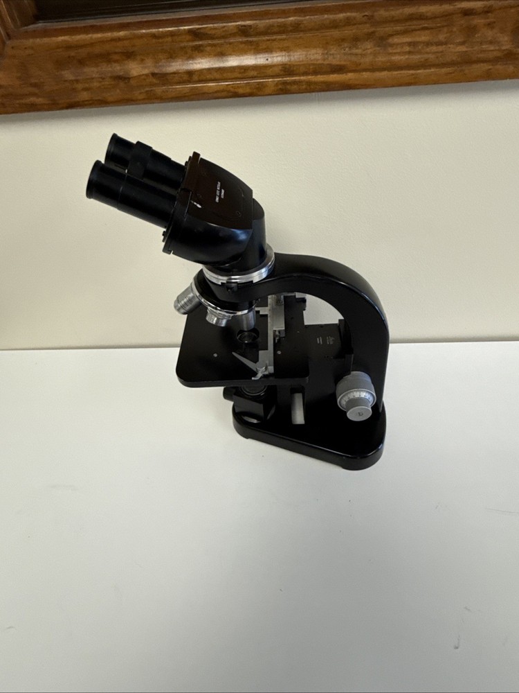 Untested ERNST LEITZ WETZLAR Binocular Microscope W/ 4 Objectives