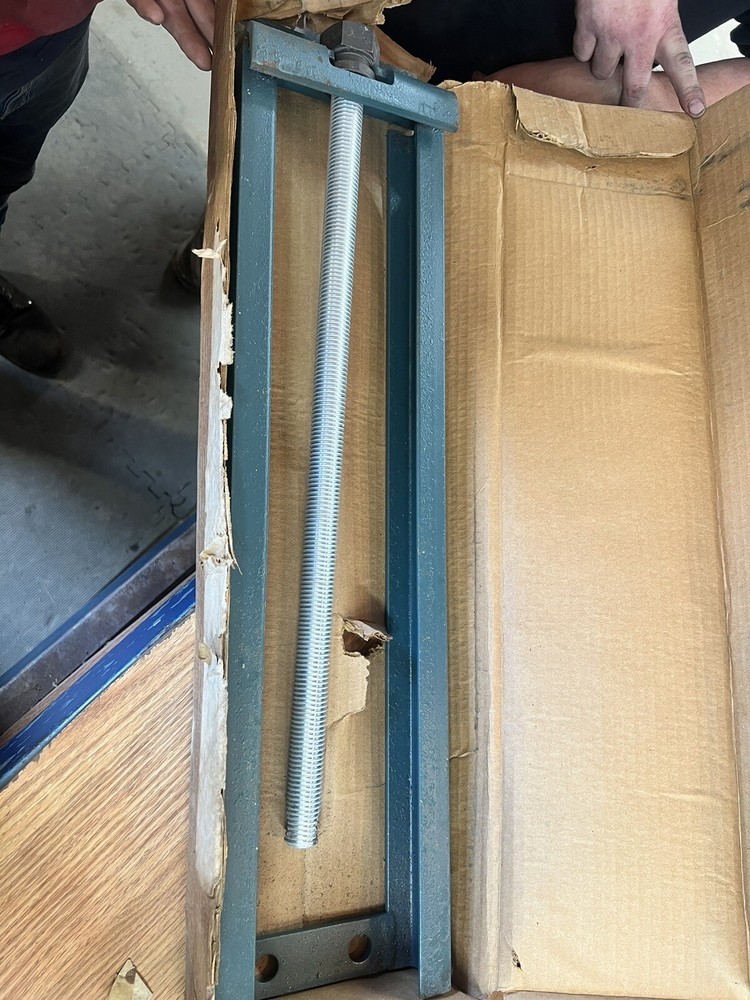 6.5" x 28" adjuster