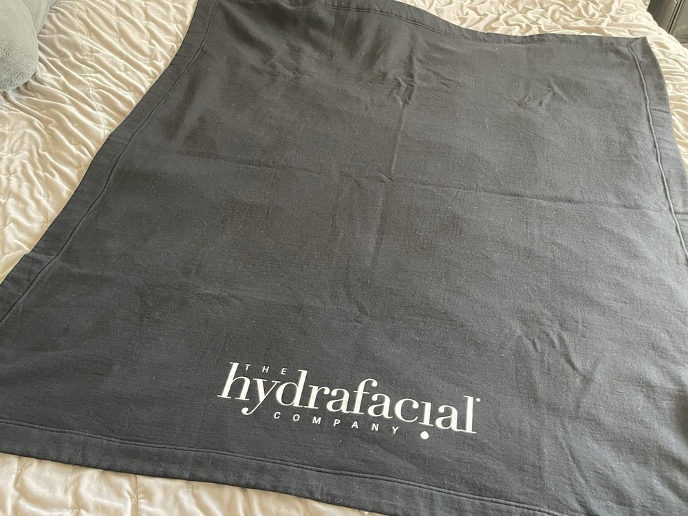 Black Hydrafacial Blanket Throw for Spa Bed