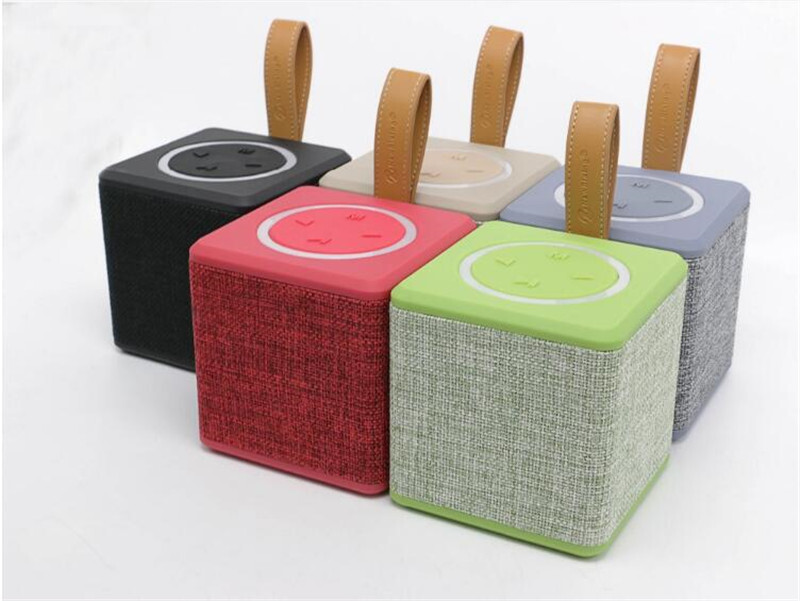 Retro Canvas Design Cube Bluetooth Speaker