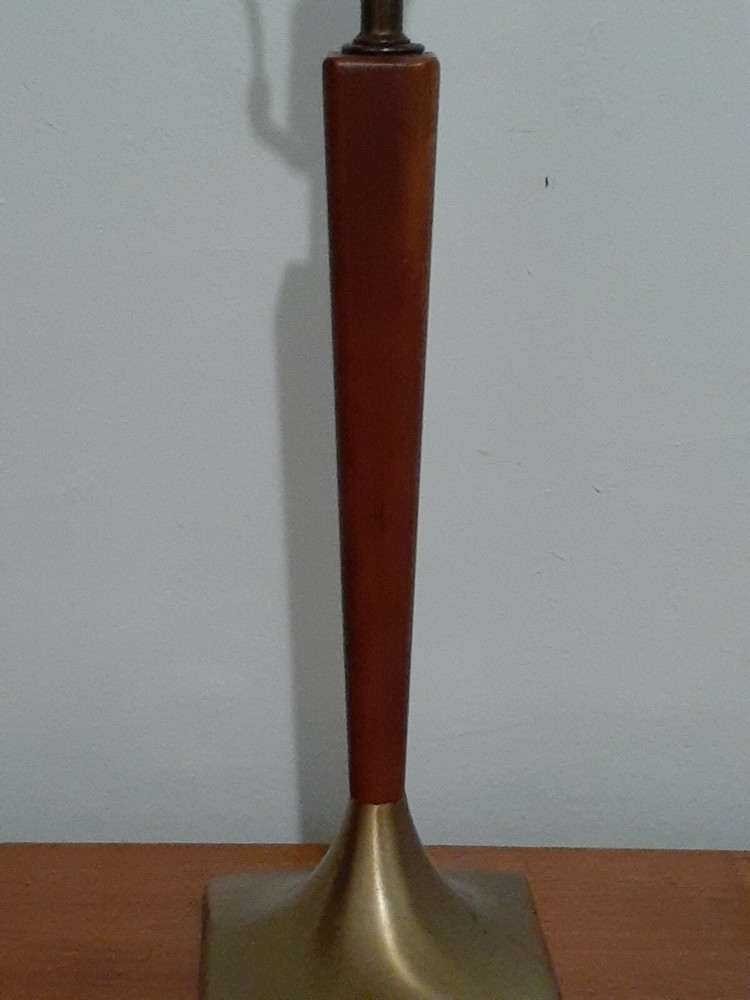 MID CENTURY MODERN WALNUT & BRASS TABLE LAMP 1960 RETRO LIGHT