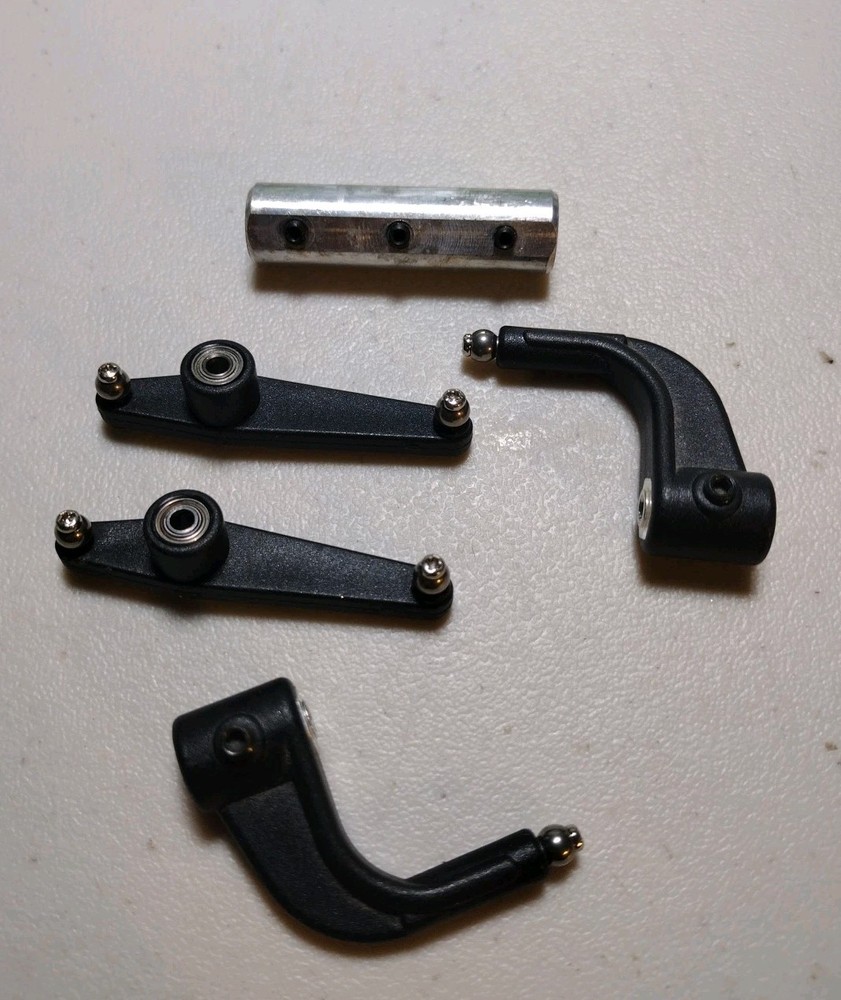 Raptor 30 Flybar Seesaw Hub Set - BK0004