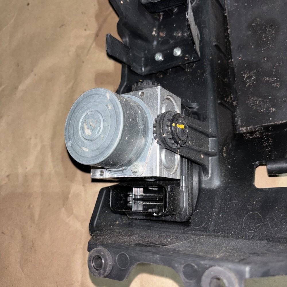 DUCATI SCRAMBLER 800 2016 GENUINE OEM ABS PUMP MODULATOR + BATTERY SUPPORT STRAP