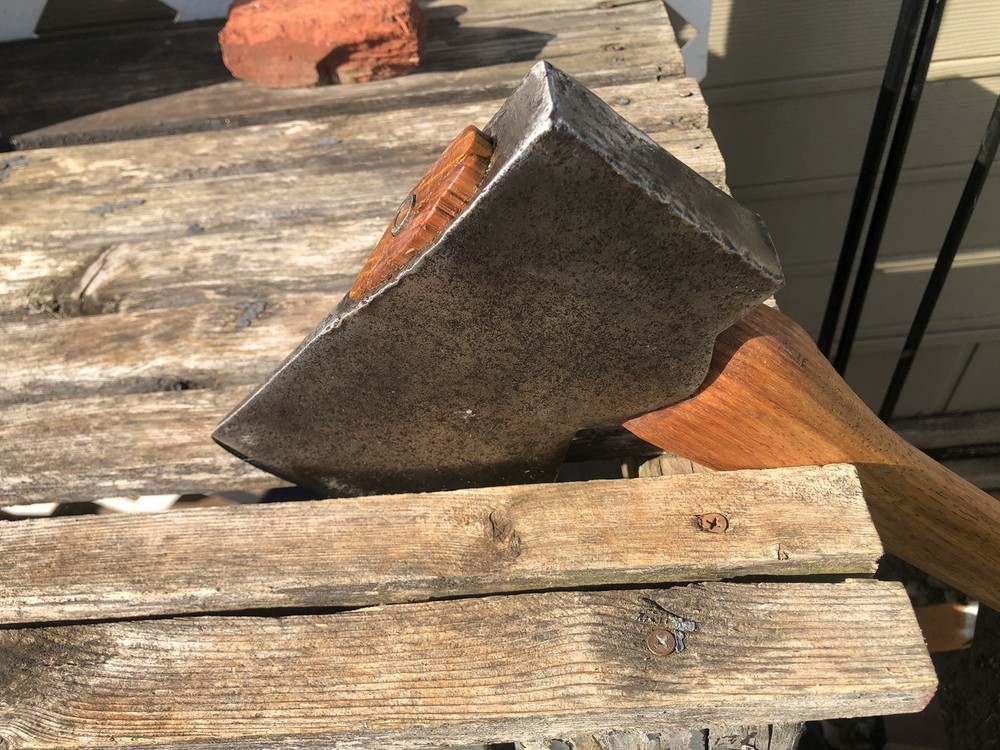 Vintage unmarked 3/2 Rockaway Pattern Axe