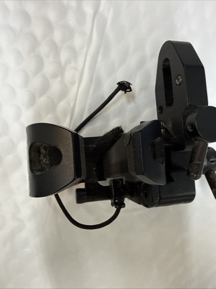 Apache Archery Drop Away Rest - RH - Item 3195