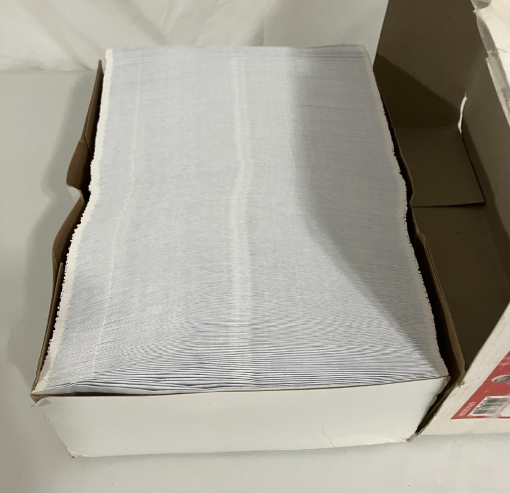 Universal UNV36301 #9 Gummed Double Window Security Envelope, 500/Box