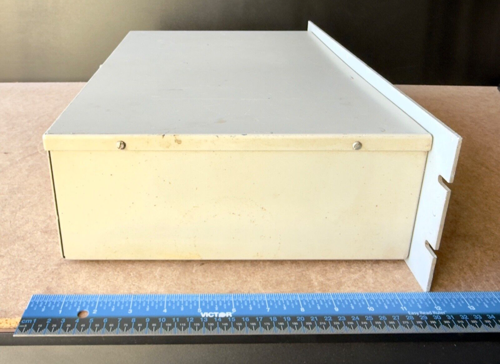 Lake Shore Cryotronics CSC400 Vintage Cryogenic Capacitance Controller Powers On