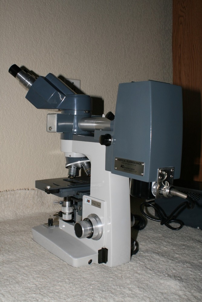 *Sale* AO Microstar 110 FLUORESCENCE / Brightfield Microscope, Refurbished.