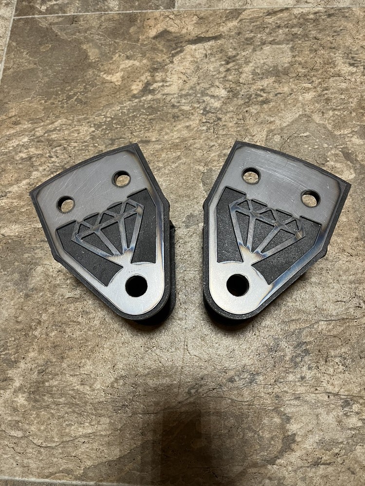 Traction Bar Mounts With Overlays