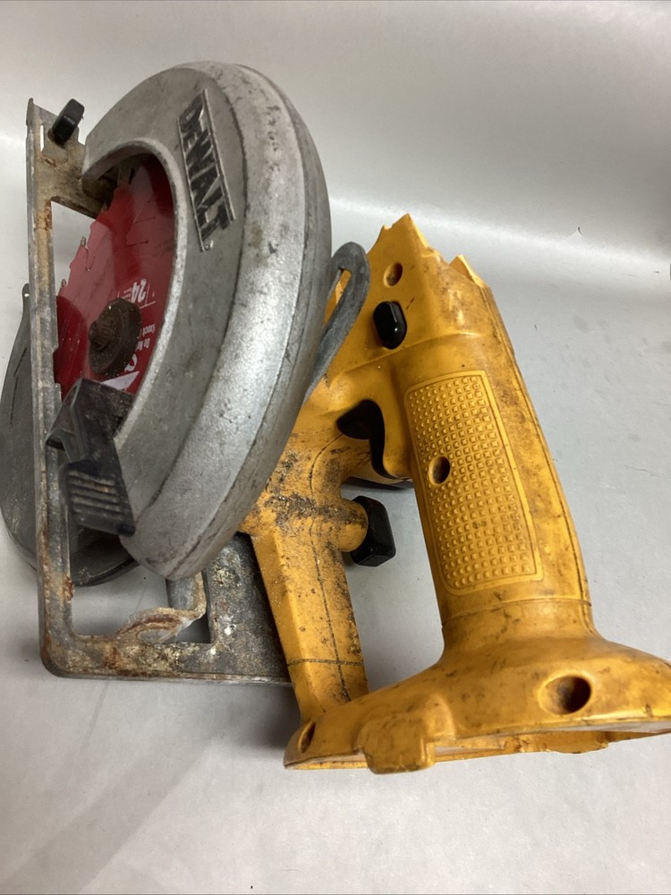 Dewalt DW939 18V Cordless Circular Saw Tool Only (Broken Handle ) *READ