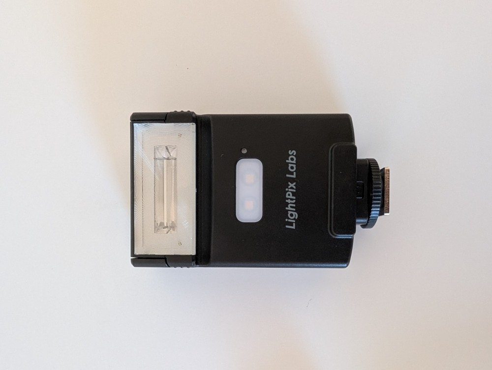 Flash off camera: LightPix Labs FlashQ Q20II Wireless + diffuser kit