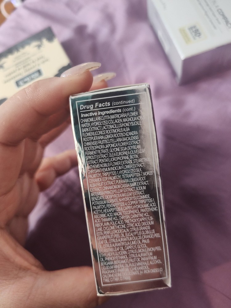 It Confidence In A Compact Shade Medium Tan DISCONTINUED