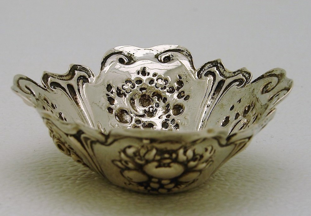 Breslau German Solid Silver Dish Bowl Hand Hammered Hallmarked AP c1737-45