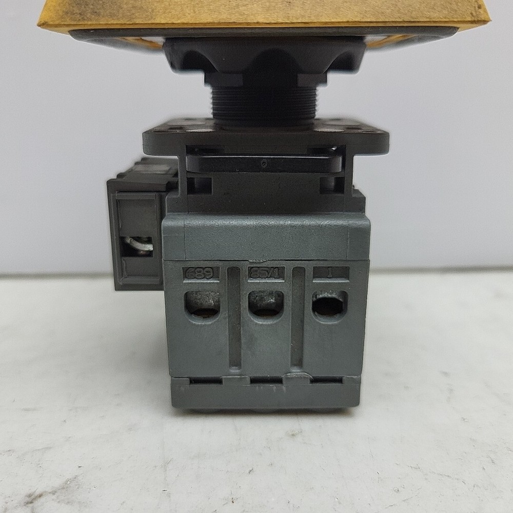 ABB Selector Switch Lockable Bussmann CDNF25A3D Disconnect Switch CDAUX Contact