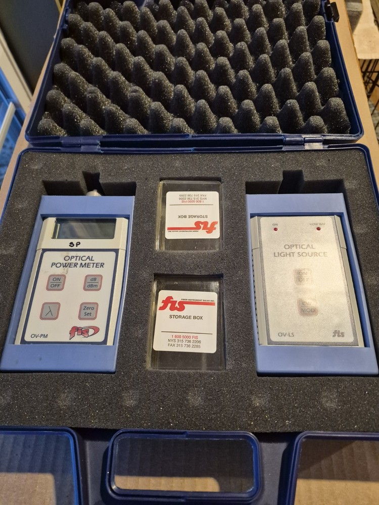 FIS F18513HR Optical Power Meter And 9054-0000 Light Source