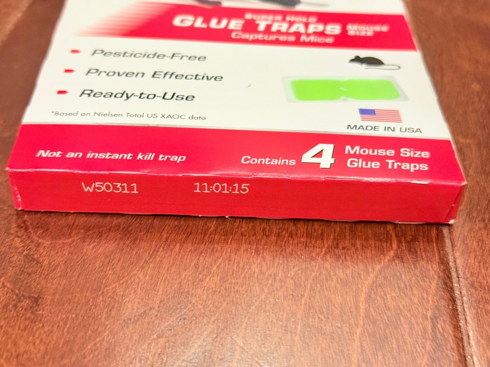 3-PACK Tomcat Super Hold Glue Traps Mouse Size, 4 Traps (Mouse Size)
