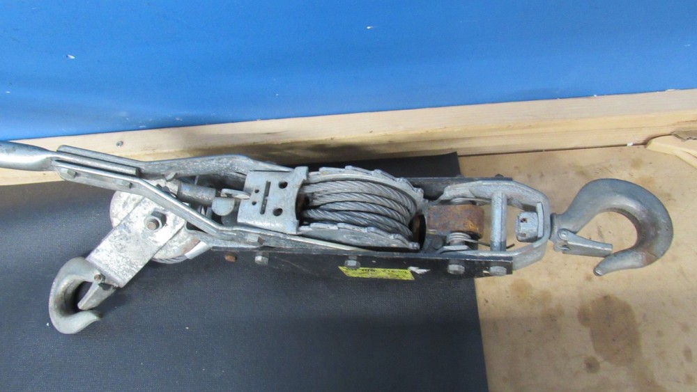 Tuf-Tug TT6000 6000lb cable hoist pull