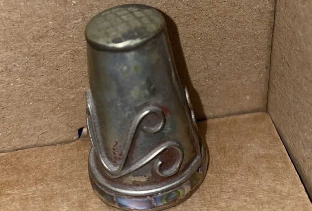 Vintage Mexico Thimble Silver Ornate Wire Abalone Trim