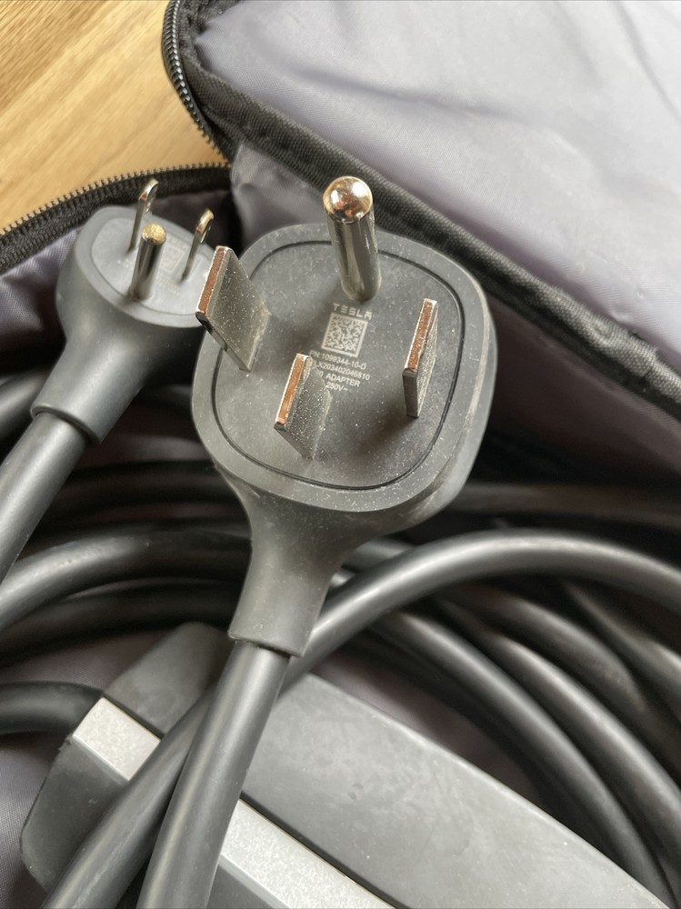 Tesla charger 2017 - 2024 Model 3 Y long range performance standard charge cable