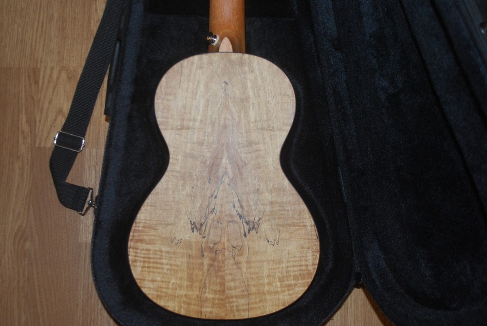 Islander MAT Ukulele With Bag