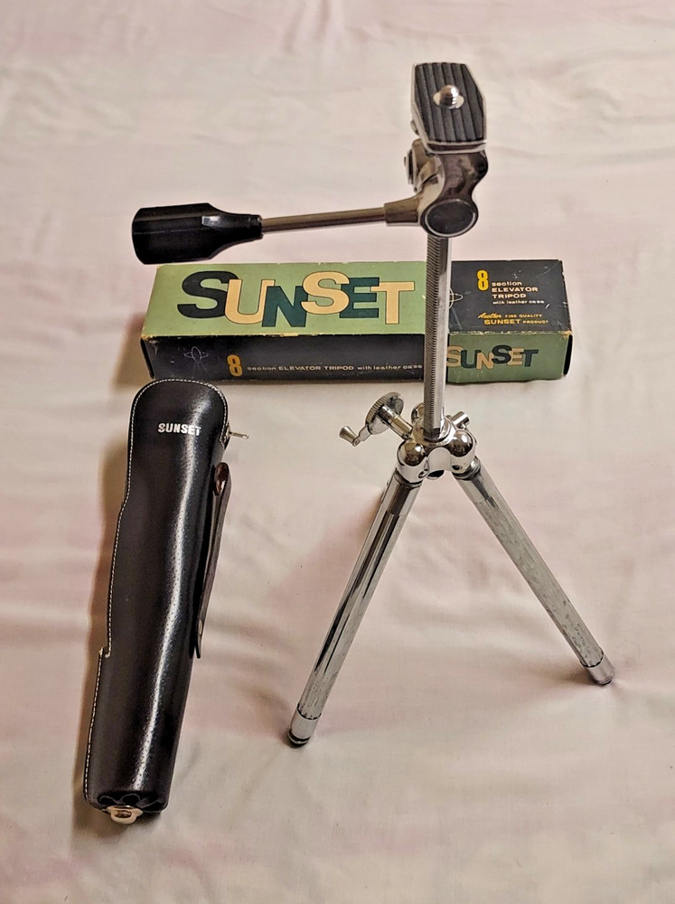 VTG SUNSET 8 SECTION ELEVATOR 47" CHROME TRIPOD W/ CASE MODEL 8-SE JAPAN