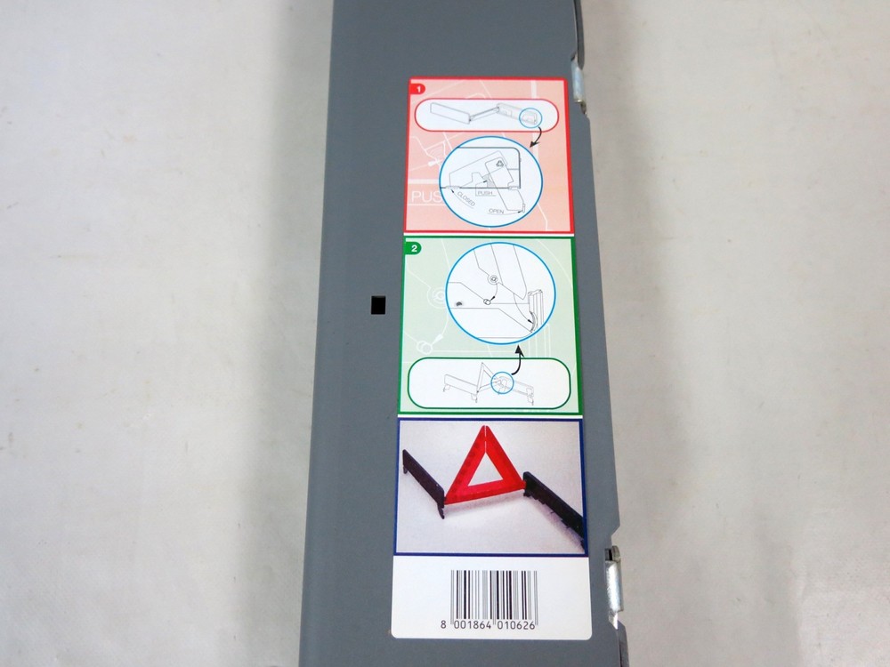 2x Universal Approved Reflective Car Emergency Triangle