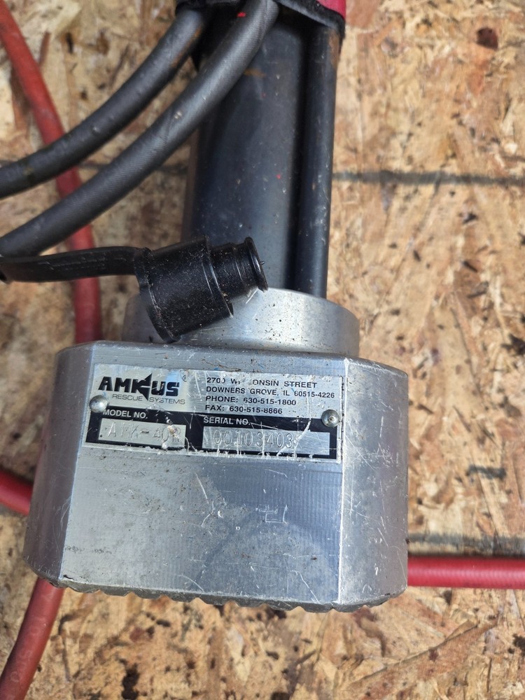 Amkus 40R w/8" ram extender Push/Pull Hydraulic Ram